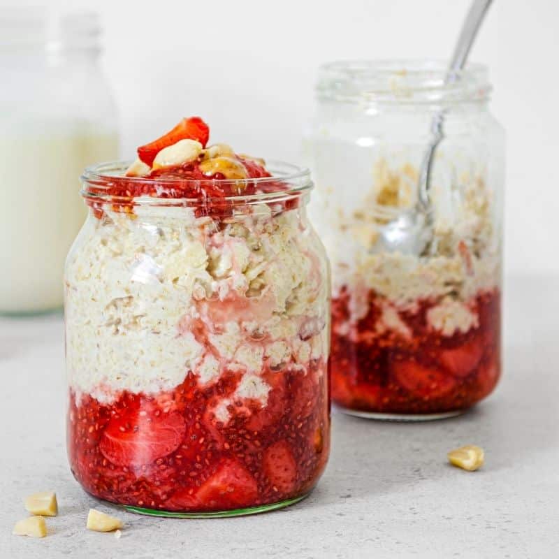 strawberry and chia overnight oats
